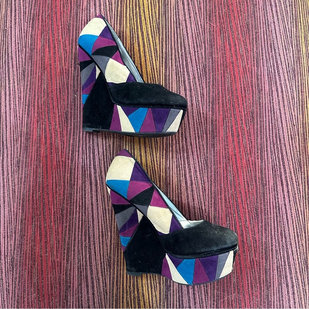 Women’s multicolor suede like Sheike wedge heels sz 8
